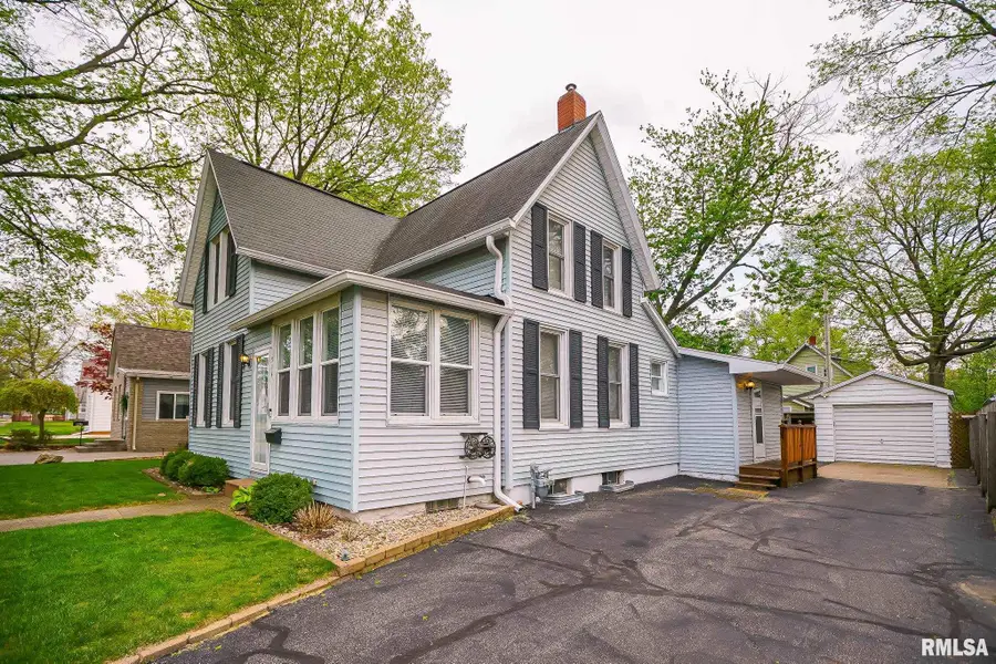 914 Henrietta Street, Pekin, IL 61554 - #3