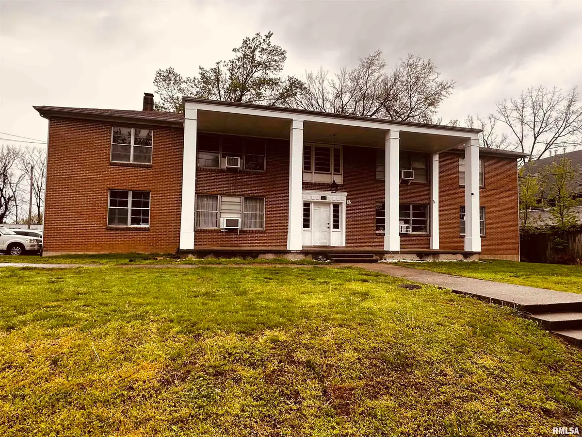 205 High Street, Anna, IL 62906 - #1