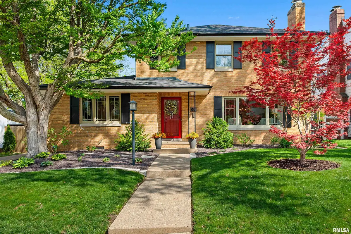 301 W Hollyridge Circle, Peoria, IL 61614 - #1