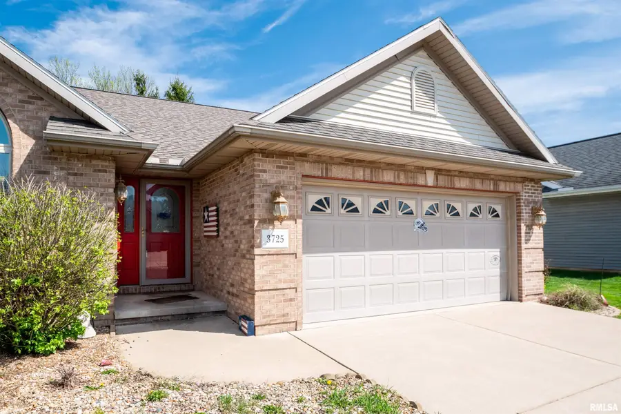 3725 W Eagle Point Drive, Peoria, IL 61615 - #3