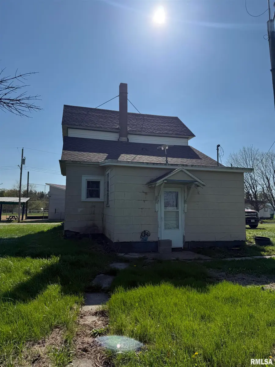 221 N Bernadotte Street, Ipava, IL 61441 - #3