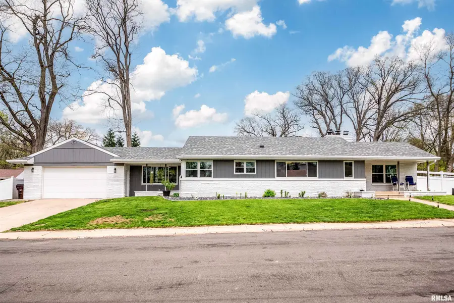 721 E White Oak Court, Peoria, IL 61614 - #2