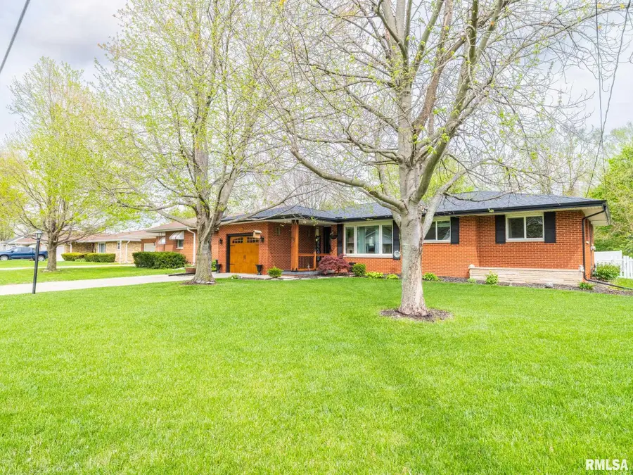 800 S Kickapoo Lane, Peoria, IL 61604 - #2