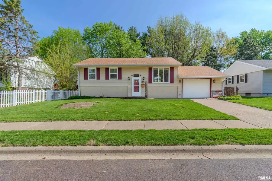 1812 Columbus Drive, Pekin, IL 61554 - #2