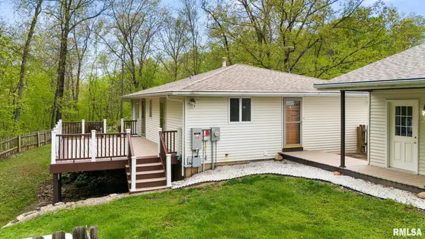 402 Pine Street, East Peoria, IL 61611