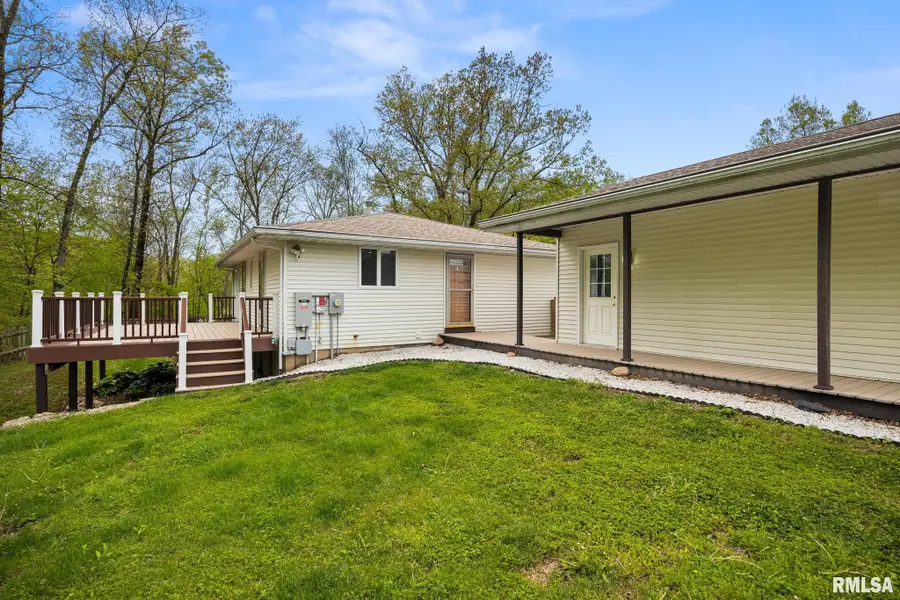 402 Pine Street, East Peoria, IL 61611 - #2