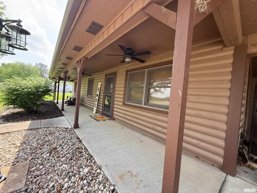 407 N 8th Street, Elkville, IL 62932 - #3