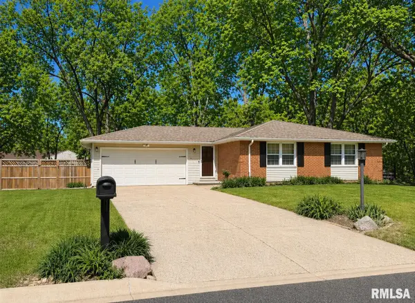 4913 W Woodfern Road, Peoria, IL 61607