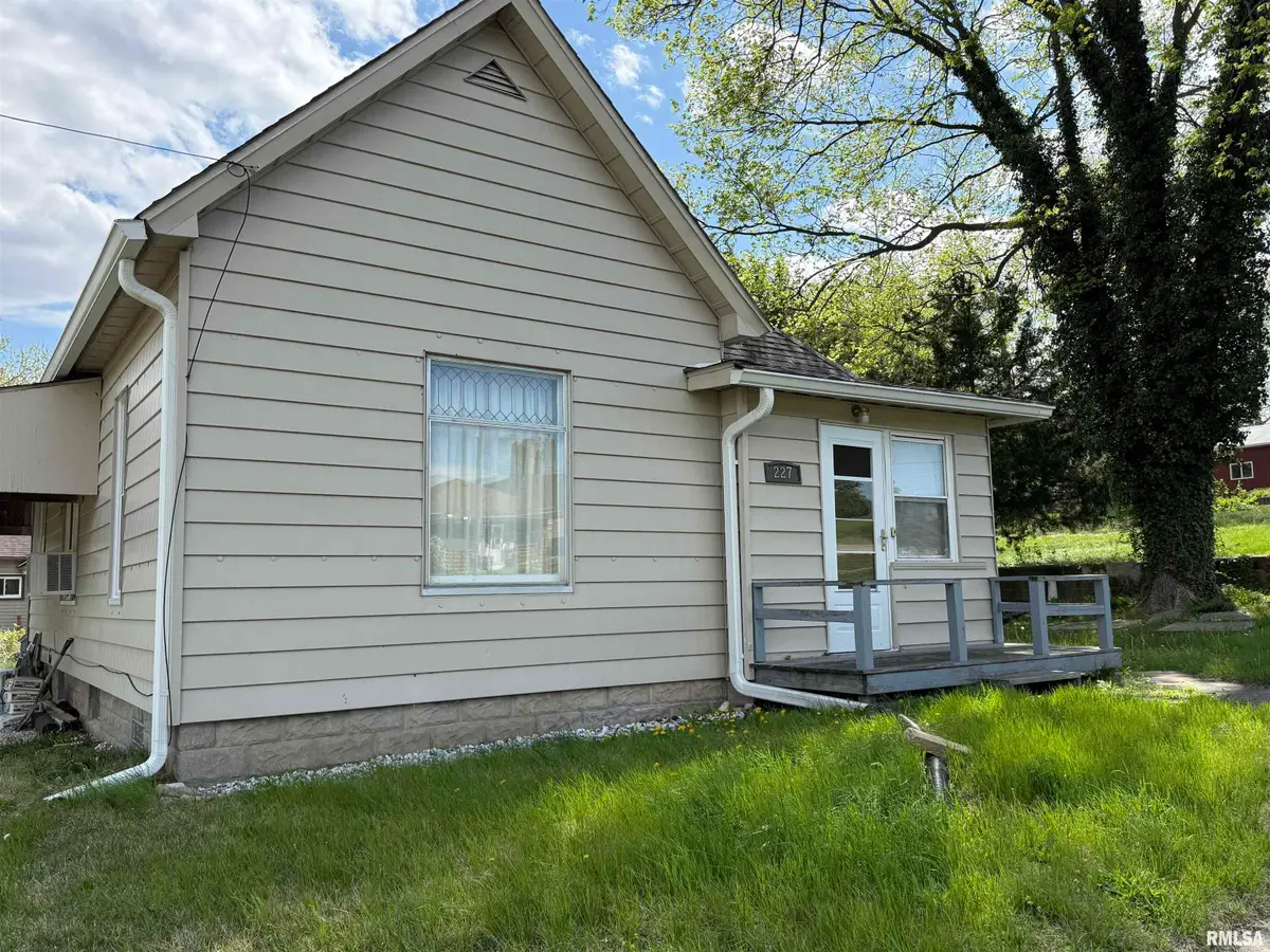 227 E Main Street, Havana, IL 62644 - #1