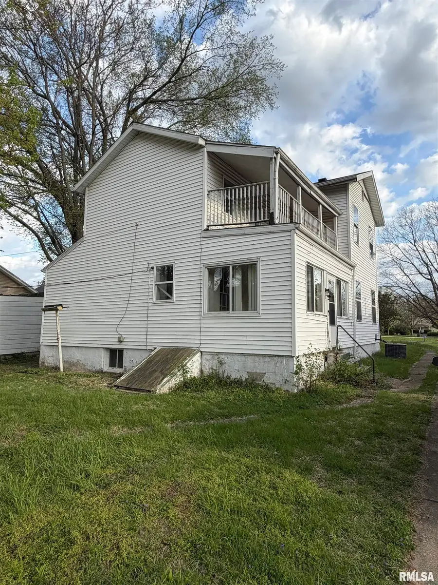 305 W Virginia Avenue, Peoria, IL 61603 - #3