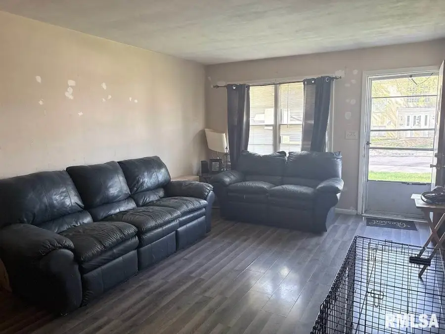 2604-2606 W Wardcliffe Drive, Peoria, IL 61604 - #2