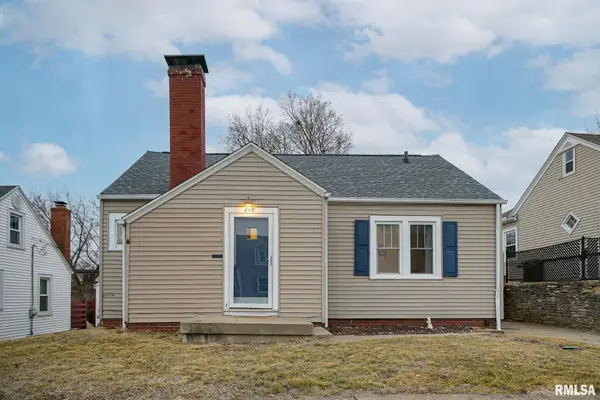 1011 Saint Julian Street, Pekin, IL 61554