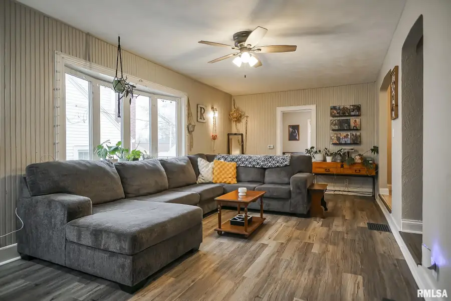 1011 Saint Julian Street, Pekin, IL 61554 - #2