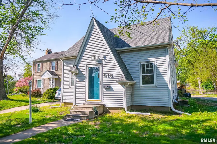 915 W Loucks Avenue, Peoria, IL 61604 - #3