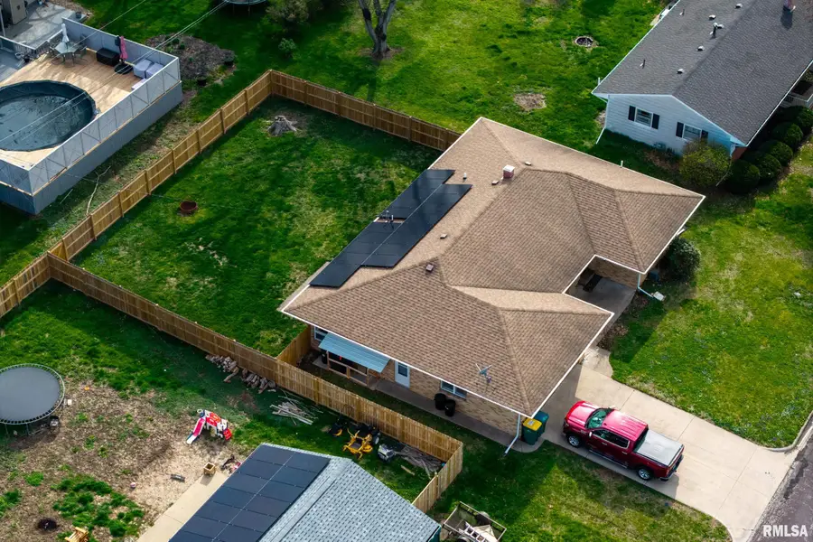 865 E Franklin Street, Macomb, IL 61455 - #2