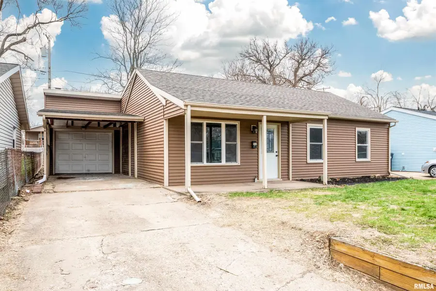 1408 Koch Street, Pekin, IL 61554 - #3