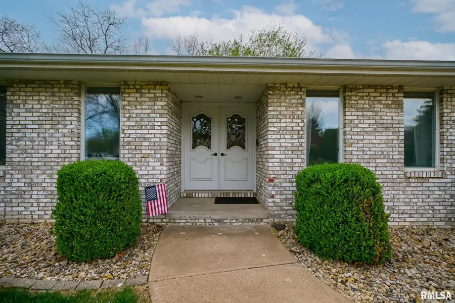 6305 N Suffolk Drive, Peoria, IL 61615 - #3