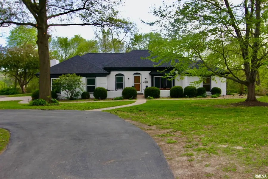 609 N Swords Avenue, West Peoria, IL 61604 - #2