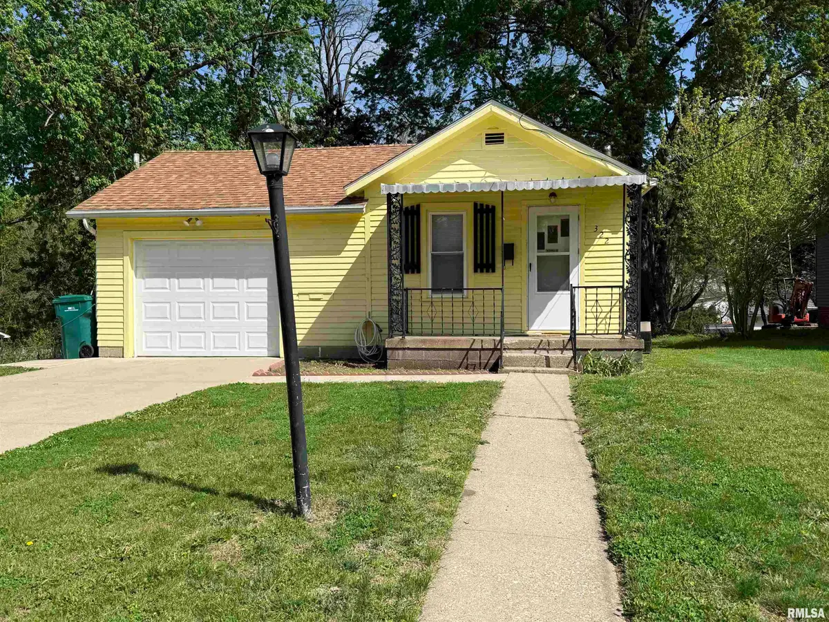 322 E Franklin Street, Macomb, IL 61455 - #1