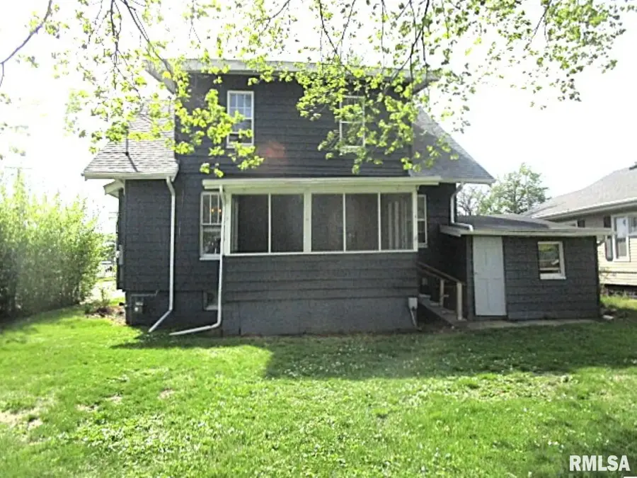 609 N 1st Avenue, Canton, IL 61520 - #3