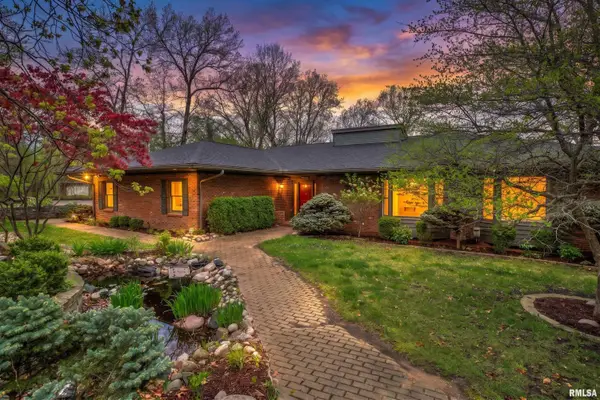 309 W Ravinwoods Road, Peoria, IL 61615