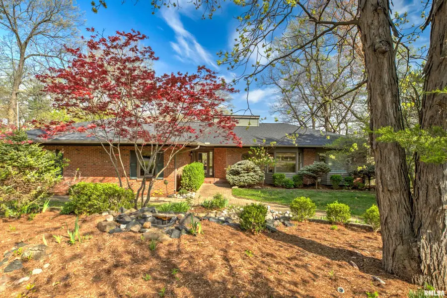 309 W Ravinwoods Road, Peoria, IL 61615 - #2