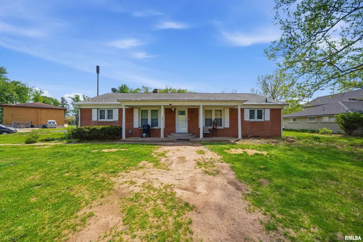 3308 E Cedar Hills Drive, Chillicothe, IL 61523 - #1