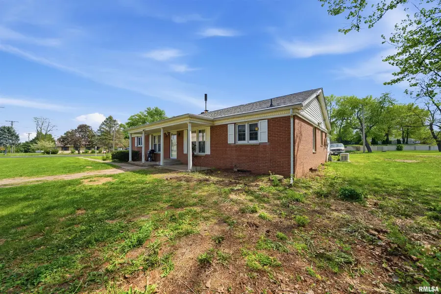 3308 E Cedar Hills Drive, Chillicothe, IL 61523 - #2