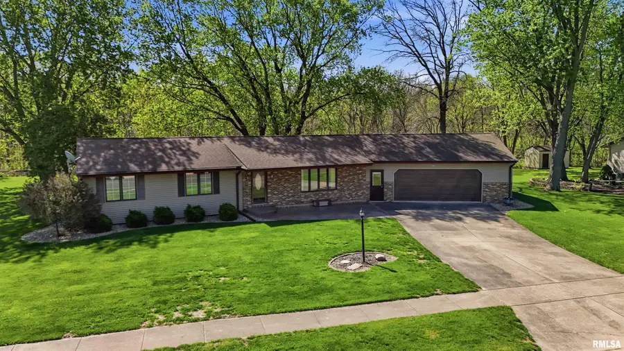 912 Bayberry Drive, Washington, IL 61571 - #2