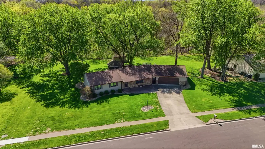 912 Bayberry Drive, Washington, IL 61571 - #3