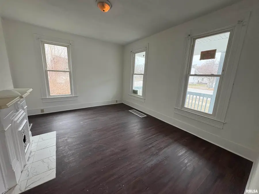 804 NE Monroe Street, Peoria, IL 61603 - #2