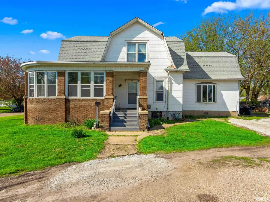 389 S Avenue A Street, Canton, IL 61520 - #2