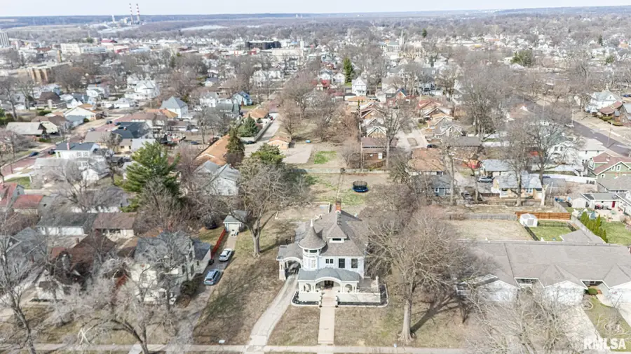 725 Park Avenue, Pekin, IL 61554 - #3