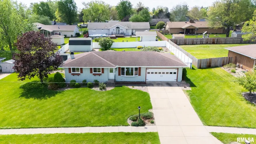 1128 W Progress Street, Metamora, IL 61548 - #2