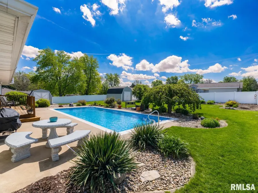 1128 W Progress Street, Metamora, IL 61548 - #3