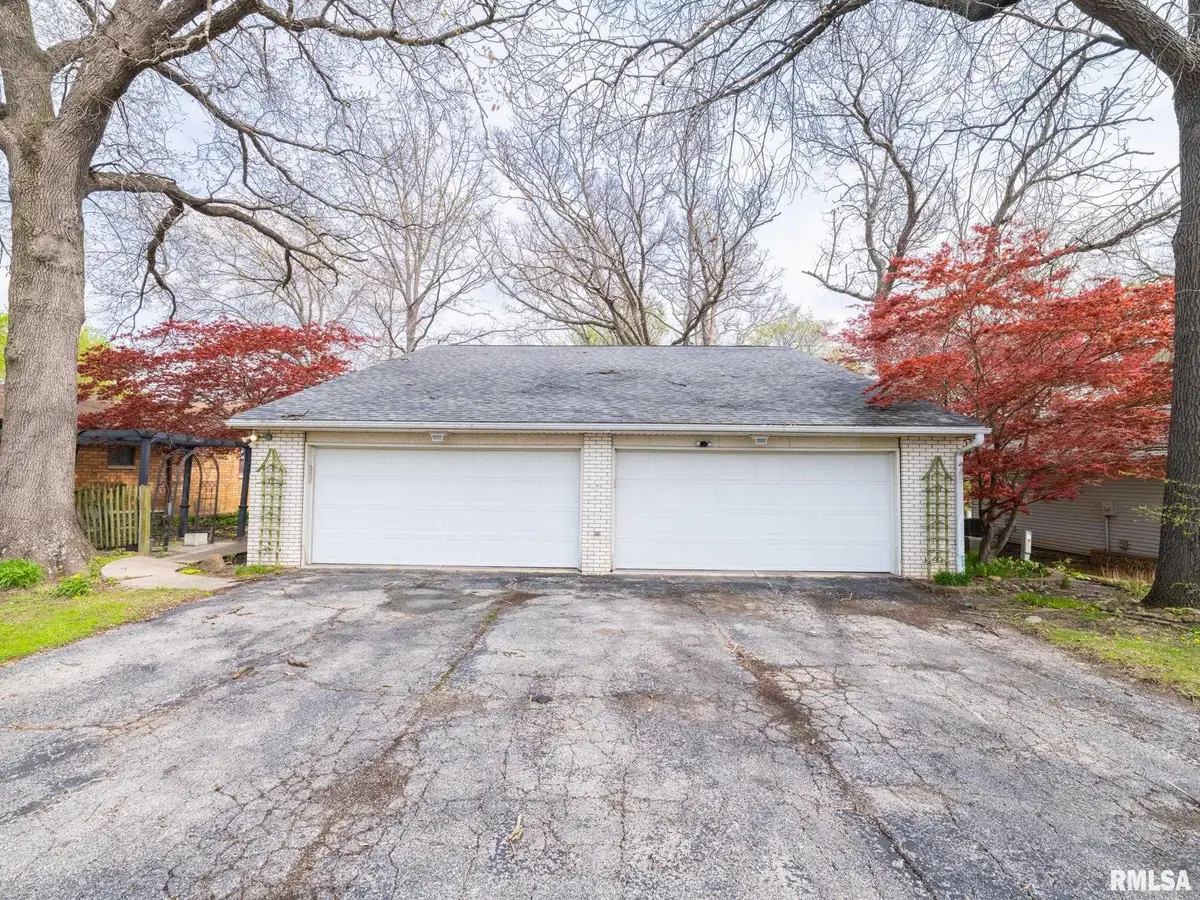 3601 W Richwoods Boulevard, Peoria, IL 61604 - #1