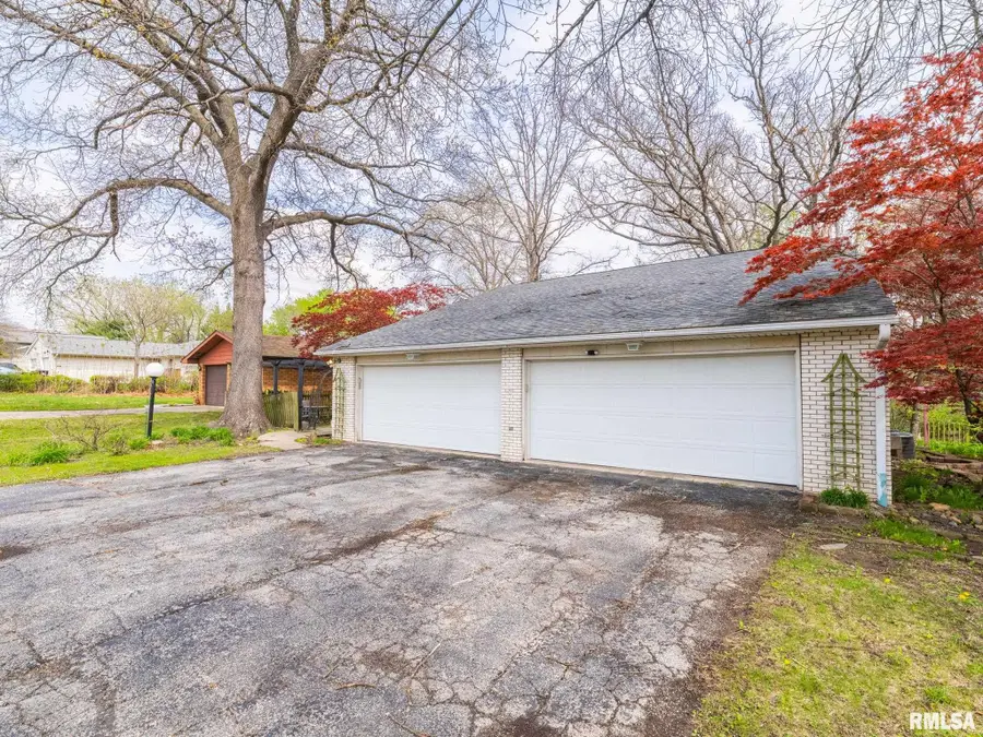 3601 W Richwoods Boulevard, Peoria, IL 61604 - #2