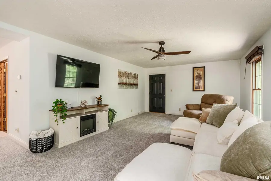 200 Quail Run, Carterville, IL 62918 - #3