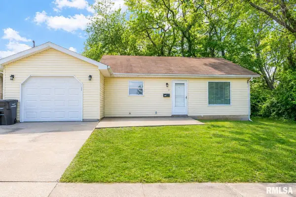 500 1/2 N Davis Drive, Carbondale, IL 62901