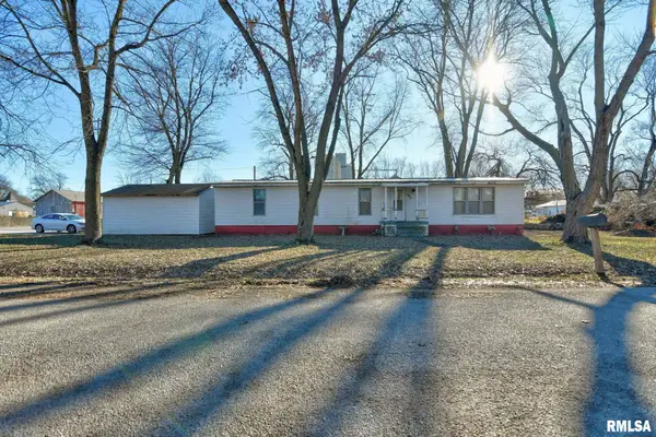 101 Oak Street, Moweaqua, IL 62550