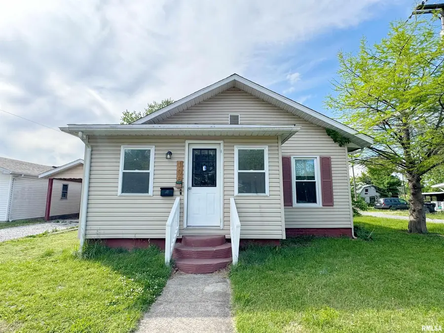 105 Elm Street, Zeigler, IL 62999 - #2