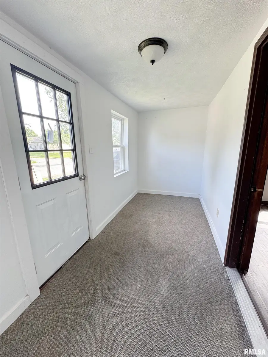 105 Elm Street, Zeigler, IL 62999 - #3