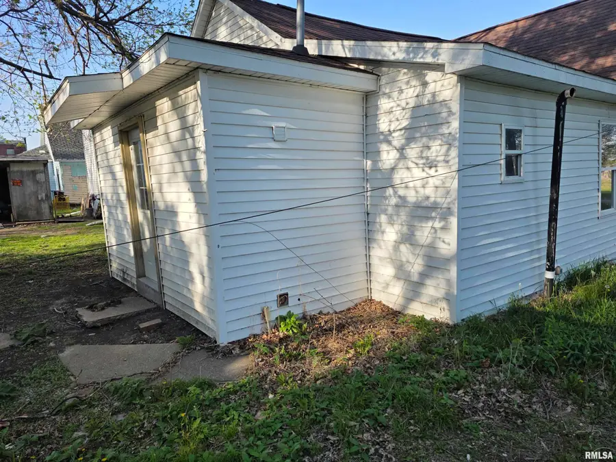 454 S 3rd Avenue, Canton, IL 61520 - #3