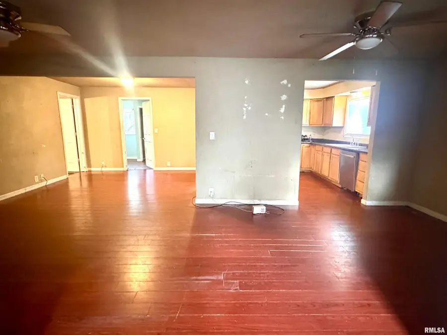 1312 S 10th Street, Pekin, IL 61554 - #3