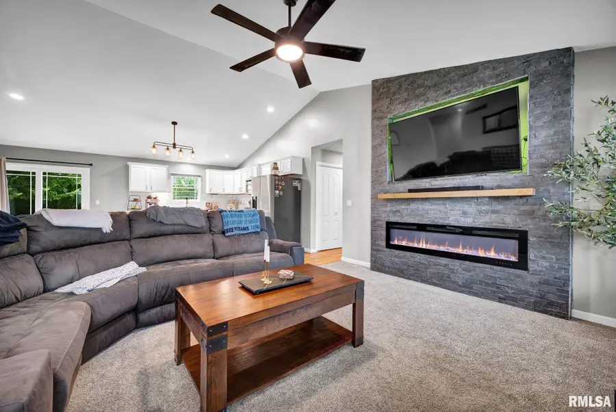 800 Simon Street, Washington, IL 61571 - #3