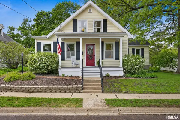 110 N Elm Street, Washington, IL 61571