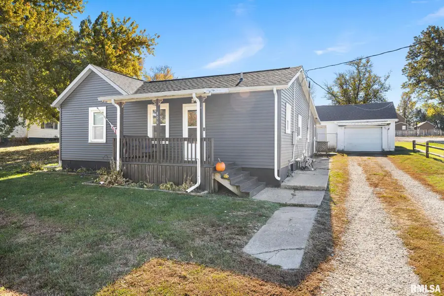 406 W Peoria Street, Elmwood, IL 61529 - #2