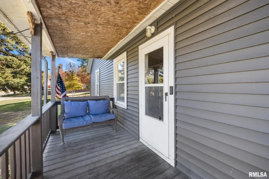 406 W Peoria Street, Elmwood, IL 61529 - #3