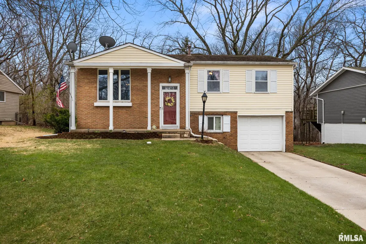 2320 W Winnebago Drive, Peoria, IL 61614 - #1