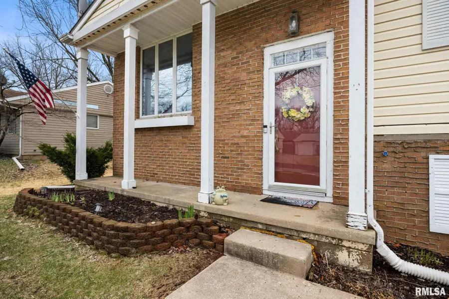 2320 W Winnebago Drive, Peoria, IL 61614 - #3